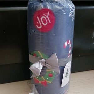 Festive Plush Christmas Throw With Holiday Motifs